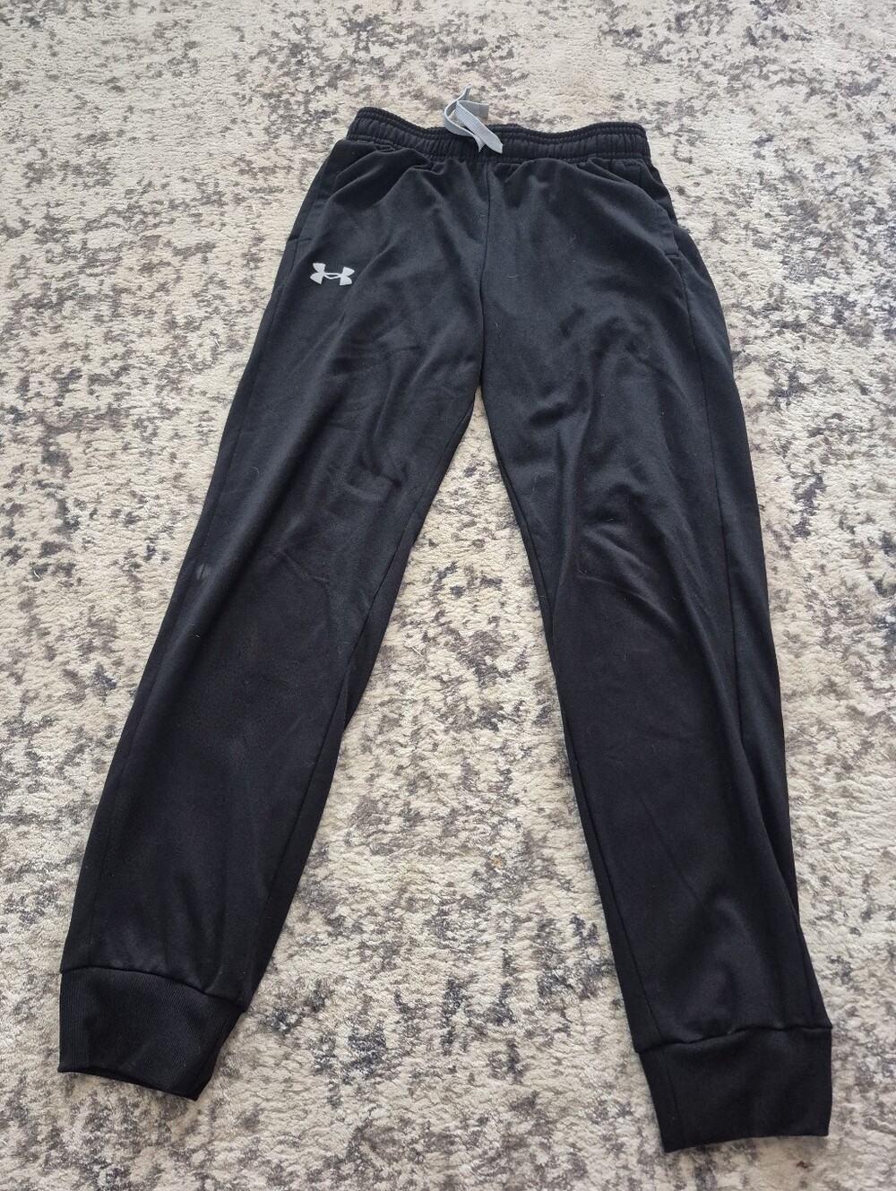 Under armour boys youth medium sweatpants - see pics